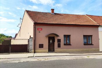 Prodej domu 90 m², Dobříň