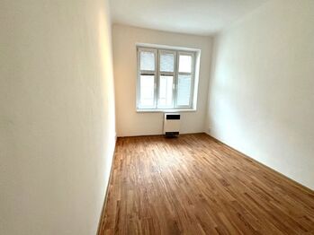 pokoj - Prodej bytu 2+kk v osobním vlastnictví 46 m², Praha 9 - Libeň