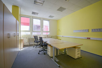 Pronájem kancelářských prostor 337 m², Hradec Králové