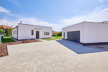 Parkovací stání - Prodej domu 126 m², Roudné