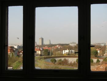 pohled z okna obývacího pokoje - Pronájem bytu 2+kk v osobním vlastnictví 54 m², Praha 10 - Strašnice