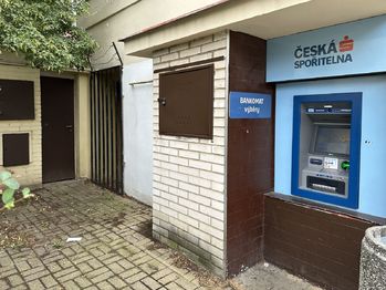 Bankomat České spořitelny - Pronájem obchodních prostor 155 m², Teplice