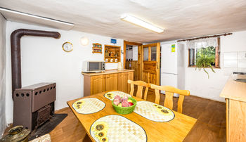 Kuchyně s kamny - Prodej domu 100 m², Brozany nad Ohří