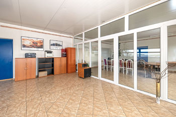 kancelářský prostor - hlavní haly - Pronájem jiných prostor 2150 m², Velké Meziříčí