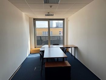 Pronájem kancelářských prostor 900 m², Praha 2 - Vinohrady