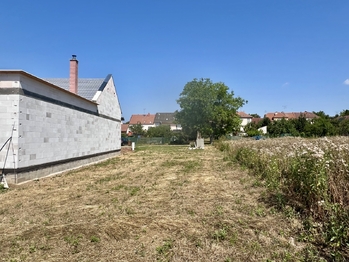 Prodej pozemku 893 m², Kostelec