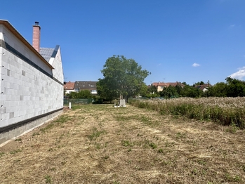 Prodej pozemku 893 m², Kostelec