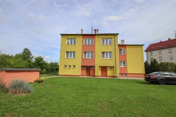 dům - Prodej bytu 3+1 v osobním vlastnictví 73 m², Olešník