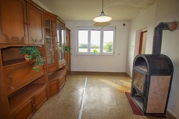 obývací pokoj - Prodej bytu 3+1 v osobním vlastnictví 73 m², Olešník