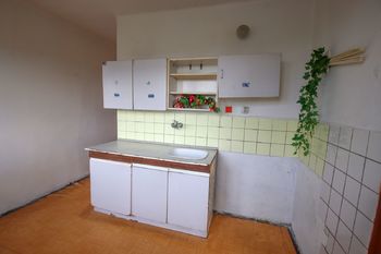 kuchyně - Prodej bytu 3+1 v osobním vlastnictví 73 m², Olešník