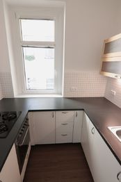 Prodej bytu 3+kk v osobním vlastnictví 98 m², Praha 6 - Dejvice