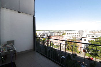 pohled z balkónu - Prodej bytu 1+kk v osobním vlastnictví 39 m², Praha 9 - Vysočany
