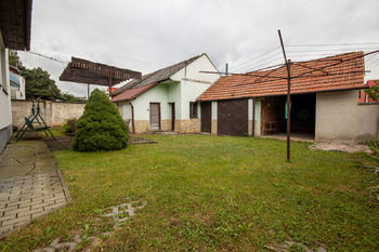 Prodej domu 220 m², Míškovice