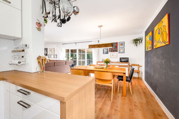 z kuchyně - Prodej domu 230 m², Homole