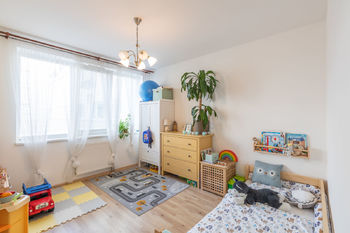 Ložnice - Prodej bytu 3+kk v osobním vlastnictví 70 m², Praha 9 - Hostavice