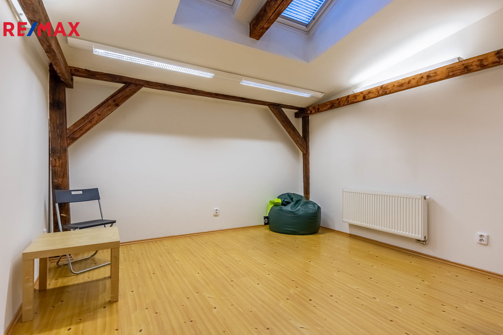 Pronájem komerčního prostoru (kanceláře), 40 m2, Praha 2 - Vinohrady