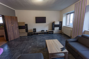 Obývací pokoj - Prodej domu 150 m², Dešov