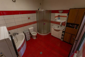 Koupelna - Prodej domu 150 m², Dešov