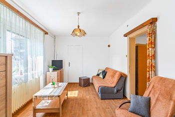 Byt 4+1 - obývací pokoj - Prodej domu 147 m², Všetaty