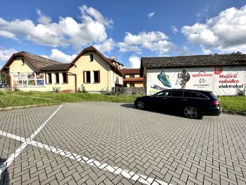 Pronájem obchodních prostor 274 m², Valašské Meziříčí
