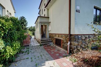 Prodej pozemku 738 m², Střelice