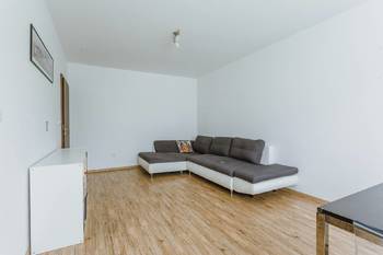 Obývací pokoj - Prodej bytu 3+1 v osobním vlastnictví 79 m², Bučovice