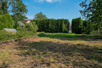 Prodej pozemku 931 m², Lovečkovice