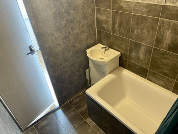 Koupelna - Pronájem bytu 2+1 v osobním vlastnictví 58 m², Horní Dubenky