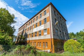 Prodej nájemního domu 1470 m², Horní Bříza