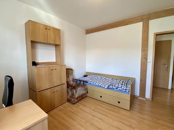foto 24 - pokoj v přízemí - Prodej domu 169 m², Liberec