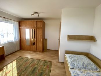 foto 33 - pokoj č. 1 v podkroví - Prodej domu 169 m², Liberec