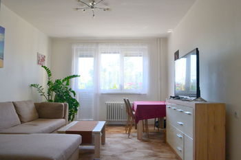 obývací pokoj - Prodej bytu 3+1 v osobním vlastnictví 69 m², Kladno 