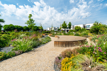 Park u domu - Prodej domu 141 m², Praha 8 - Březiněves
