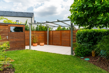 Zahrada s druhou terasou - Prodej domu 141 m², Praha 8 - Březiněves