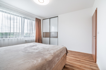 Ložnice 1  - Prodej domu 141 m², Praha 8 - Březiněves