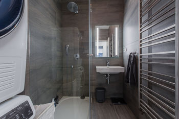 Koupelna - Prodej bytu 4+kk v osobním vlastnictví 103 m², Brno