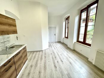 Interiér bytu č. 4 - Prodej nájemního domu 539 m², Vimperk