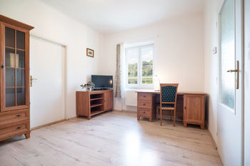 Obývací pokoj - Prodej domu 65 m², Klecany