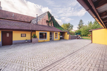 Prodej domu 300 m², Řevničov
