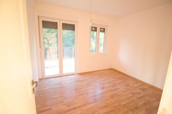 Prodej bytu 3+kk v osobním vlastnictví 68 m², Tivat