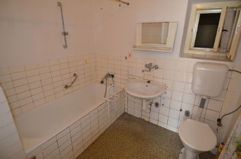 Koupelna - Prodej domu 105 m², Senetářov