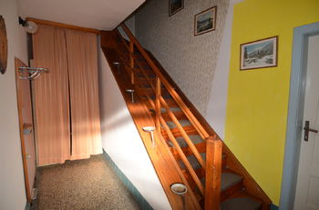 Chodba a schodiště do patra - Prodej domu 105 m², Senetářov