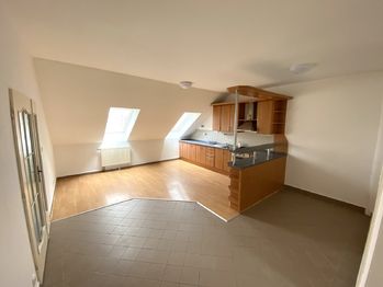 kuchyně s jídelnou - Pronájem bytu 2+1 v osobním vlastnictví 85 m², Přeštice