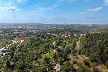 Prodej pozemku 759 m², Praha 7 - Troja