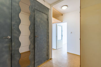 centrální chodba  - Prodej bytu 2+kk v družstevním vlastnictví 43 m², Praha 5 - Stodůlky