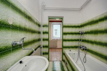 koupelna - Prodej bytu 3+1 v osobním vlastnictví 104 m², Brno