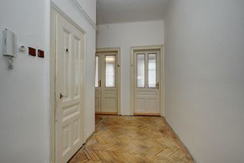 předsíň vstup do pokojů - Prodej bytu 3+1 v osobním vlastnictví 104 m², Brno