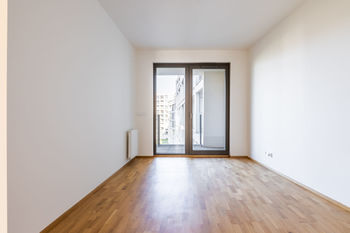 Pokoj - Prodej bytu 3+kk v osobním vlastnictví 91 m², Praha 8 - Karlín