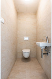 WC - Prodej bytu 3+kk v osobním vlastnictví 91 m², Praha 8 - Karlín