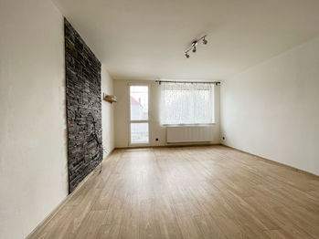 Prodej bytu 3+1 v osobním vlastnictví 70 m², Račice-Pístovice